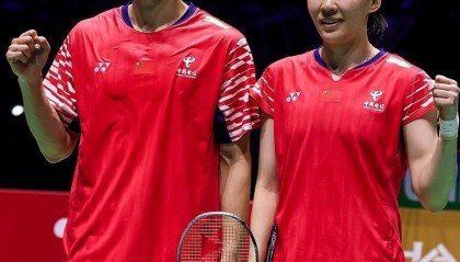 14年来首次！陈雨菲带伤晋级，石宇奇救赛点，国羽世锦赛5项冲冠